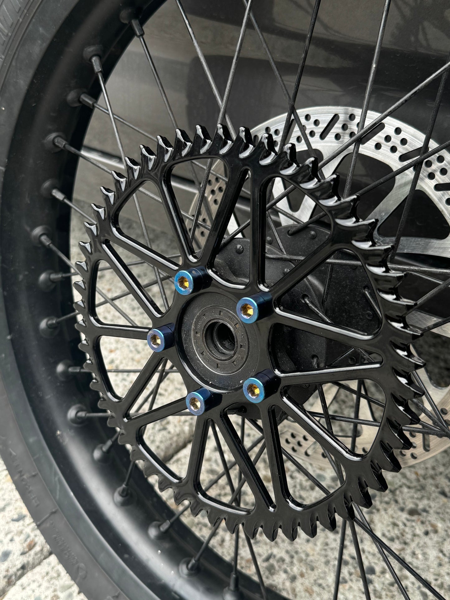 𝙏𝙞𝙩𝙖𝙣𝙞𝙪𝙢 𝙨𝙥𝙧𝙤𝙘𝙠𝙚𝙩 𝙗𝙤𝙡𝙩𝙨